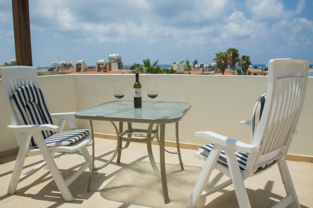 The Paradise Townhouses By Taimoura Paphos 外观 照片
