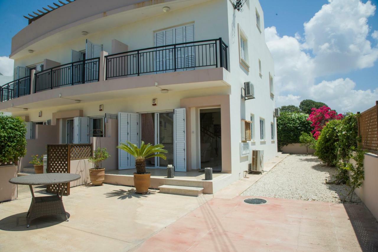 The Paradise Townhouses By Taimoura Paphos 外观 照片