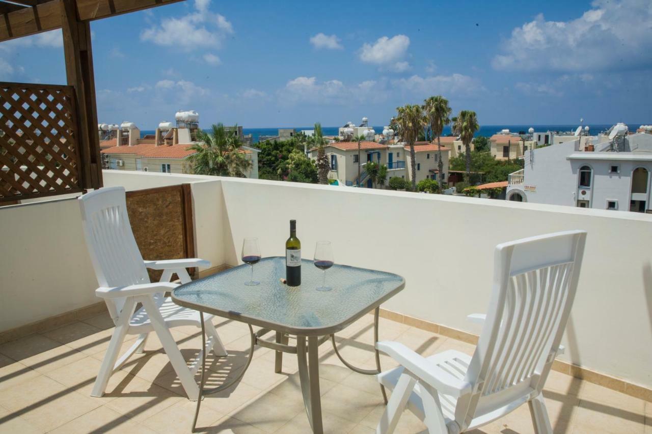 The Paradise Townhouses By Taimoura Paphos 外观 照片