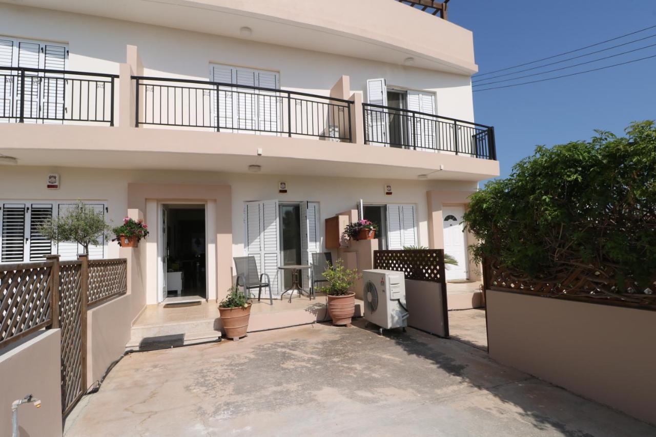 The Paradise Townhouses By Taimoura Paphos 外观 照片
