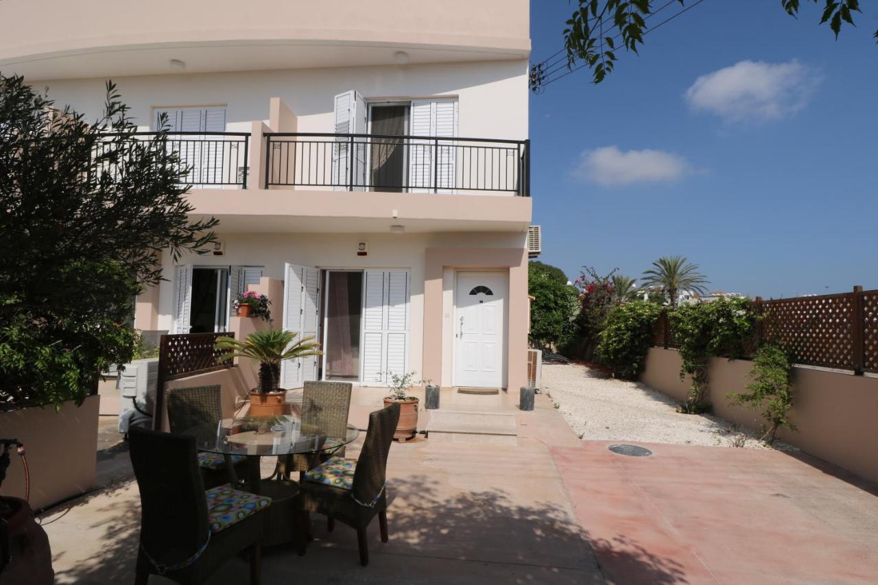 The Paradise Townhouses By Taimoura Paphos 外观 照片